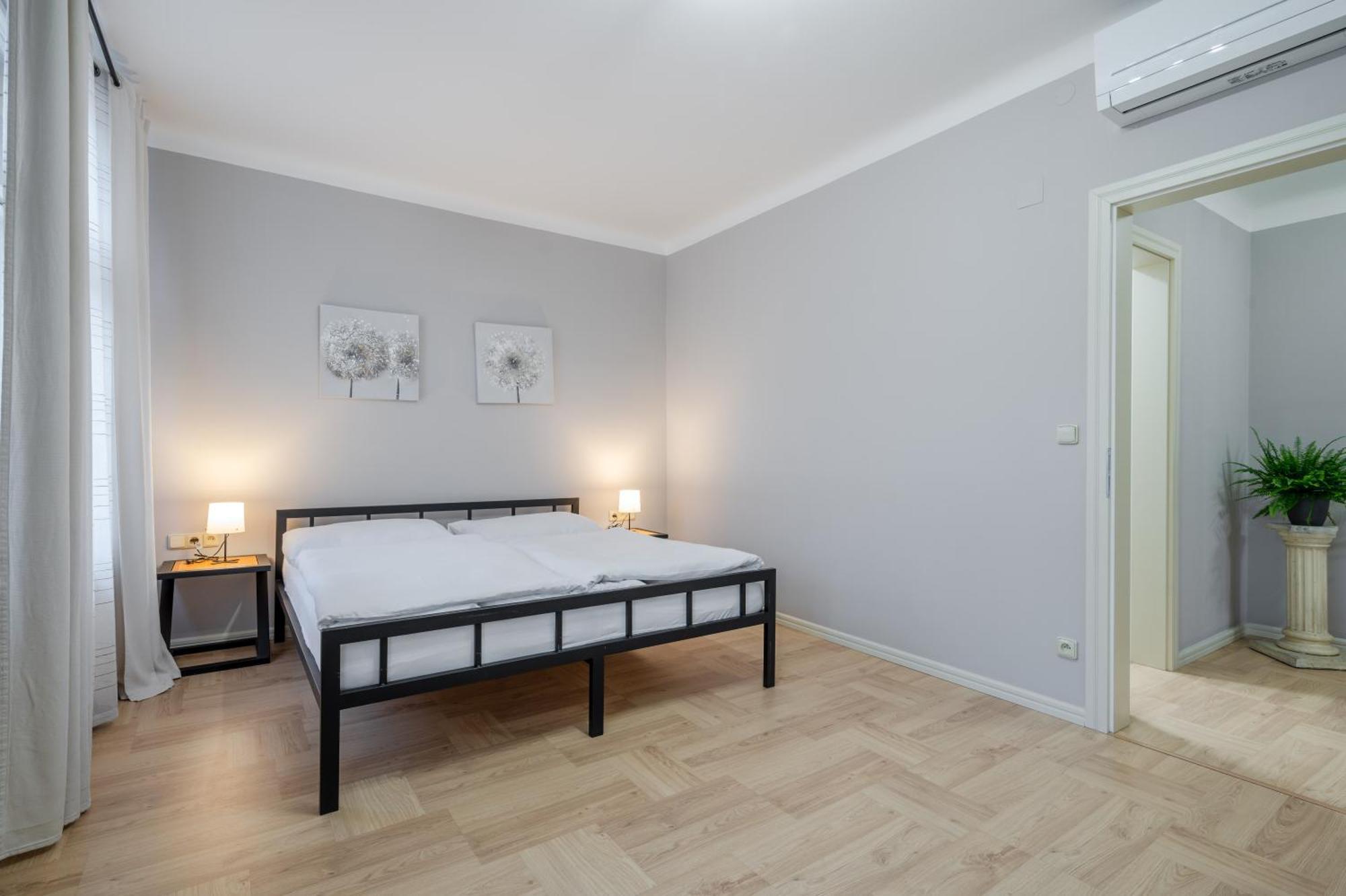 Palace Petrarca Apartment Prag
